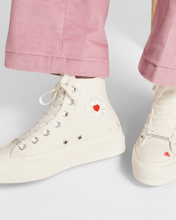 Chuck Taylor All Star Lift Platform Y2K Heart